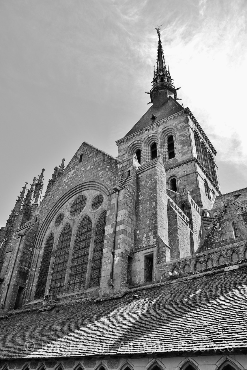 p - architecture - Le Mont Saint Michel - Antenna of the Heaven, B&W